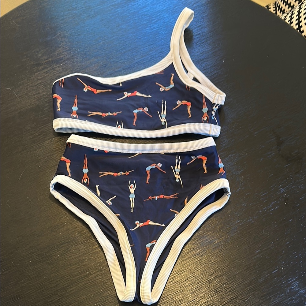 One-Shoulder Swimsuit with Diver Print